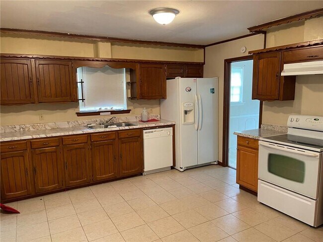 Foto del edificio - 4013 Hillcrest Ln W