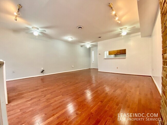 Foto del edificio - 1721 11th St NW