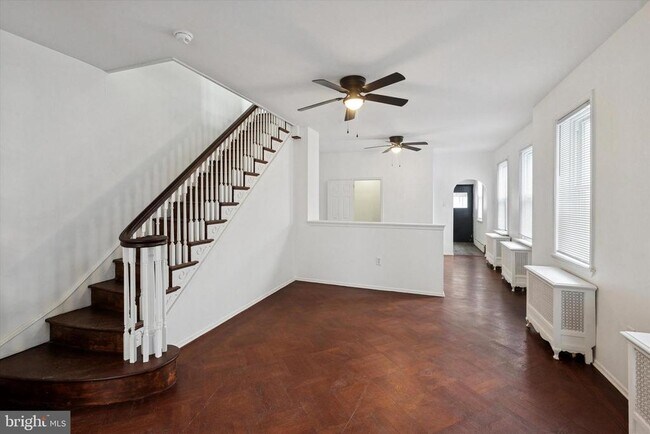 Foto del edificio - 4489 Livingston St