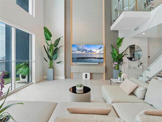 Foto del edificio - 60 SW 13th St