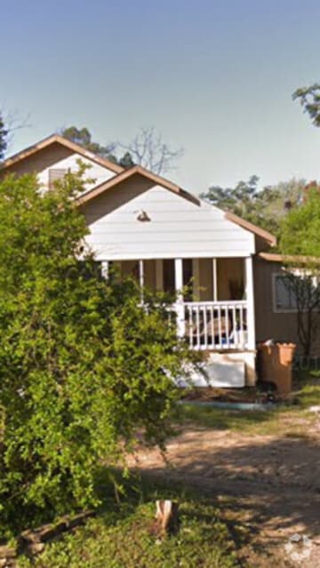 Building Photo - 309 Deen Ave