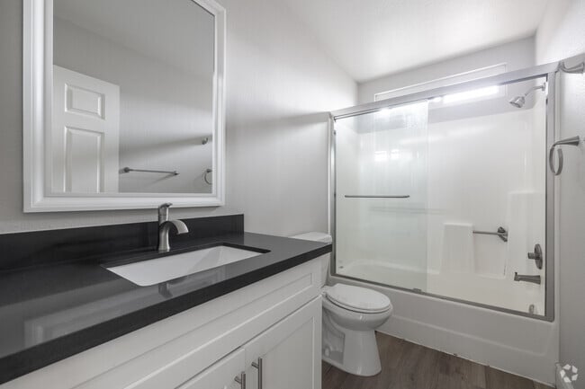 1BR, 1BA - 600SF - Bathroom - 1628 W 218th St