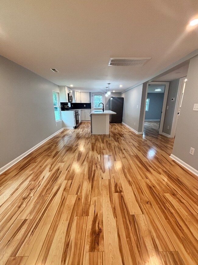 Building Photo - 1104 Stantonsburg Cir SE