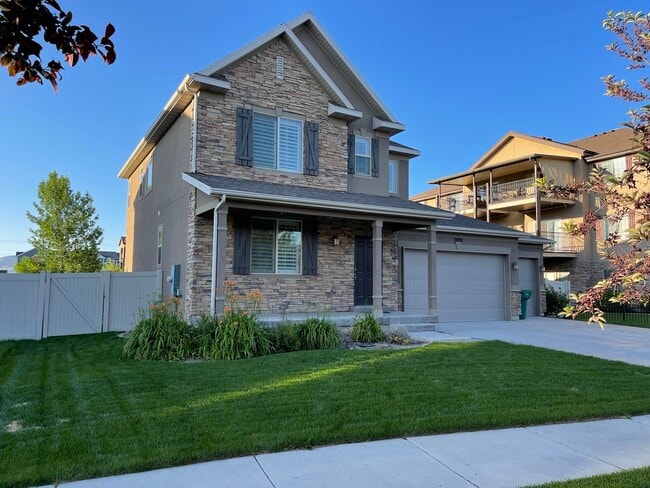 Building Photo - 2098 W 125 S