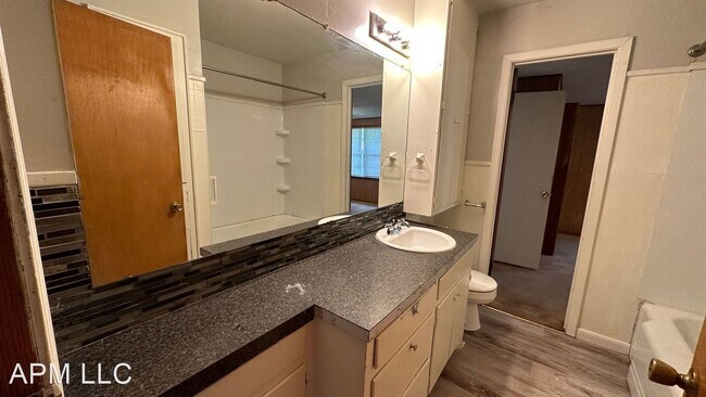 Foto del edificio - 3 br, 1 bath House - 2004 Filhoil Ave