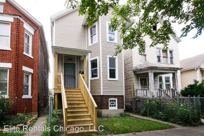 Building Photo - 3 br, 1 bath Apartment - 8739 S. Colfax Ave.