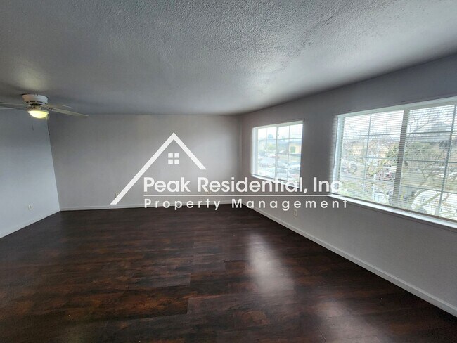 Foto del edificio - Charming 2bd/1ba Rancho Cordova Fourplex!