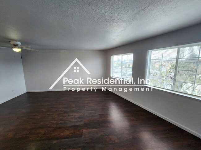 Building Photo - Croetto10532