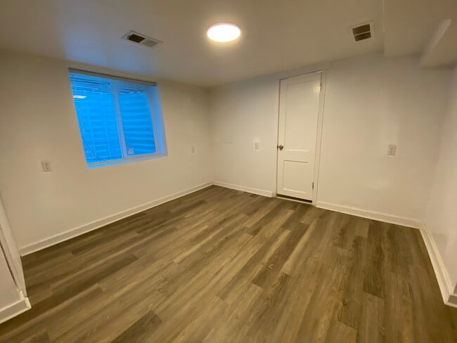 Building Photo - 4046 Taylor Blvd