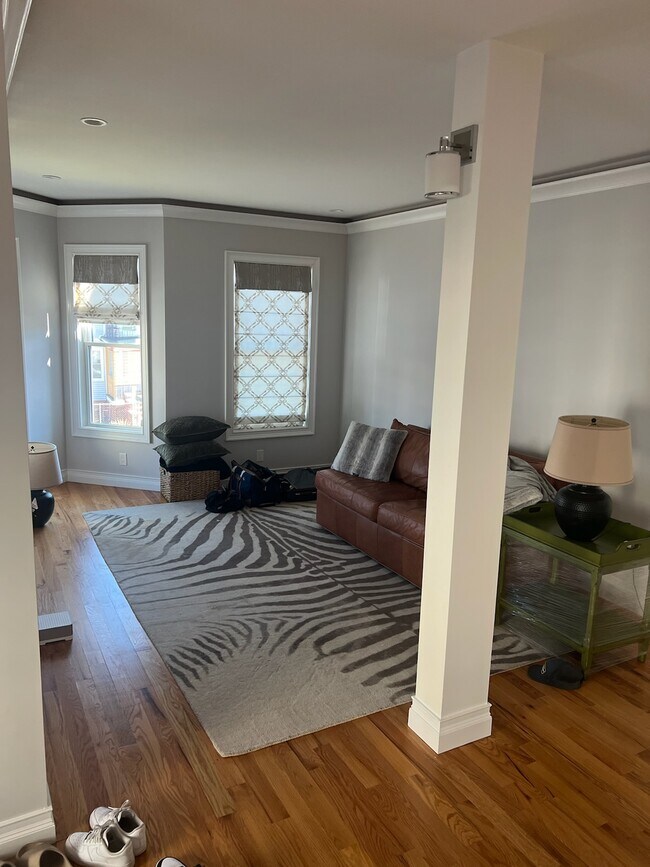 Foto del edificio - 101 Rosseter St