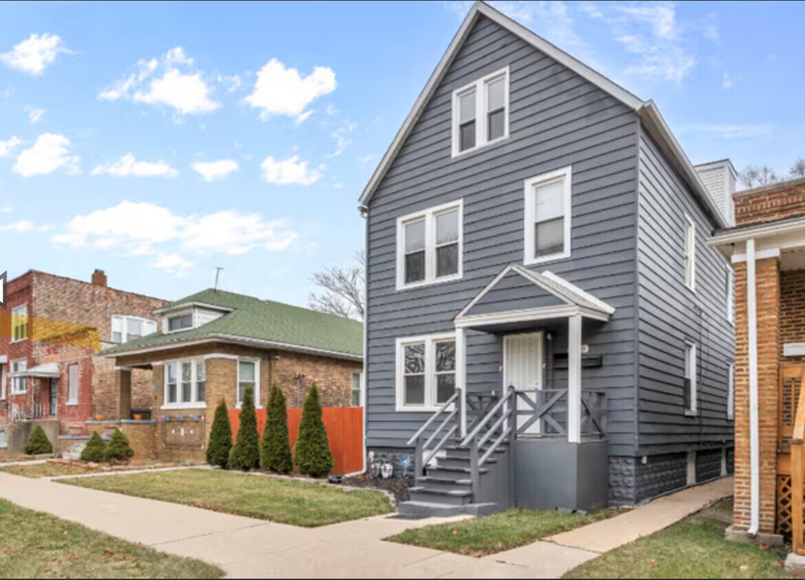 Foto principal - 9219 S Greenwood Ave