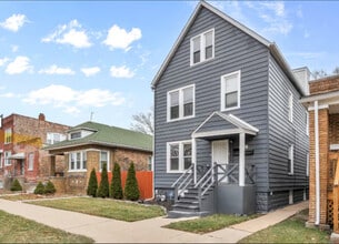 Building Photo - 9219 S Greenwood Ave