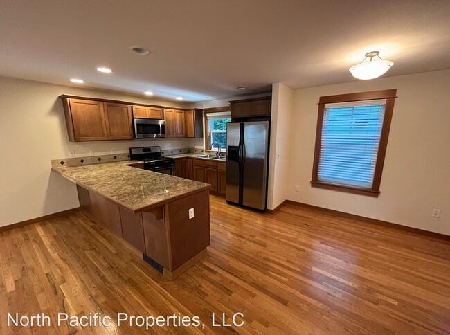 Building Photo - 3 br, 3.5 bath House - 9216 A Fremont Ave. N