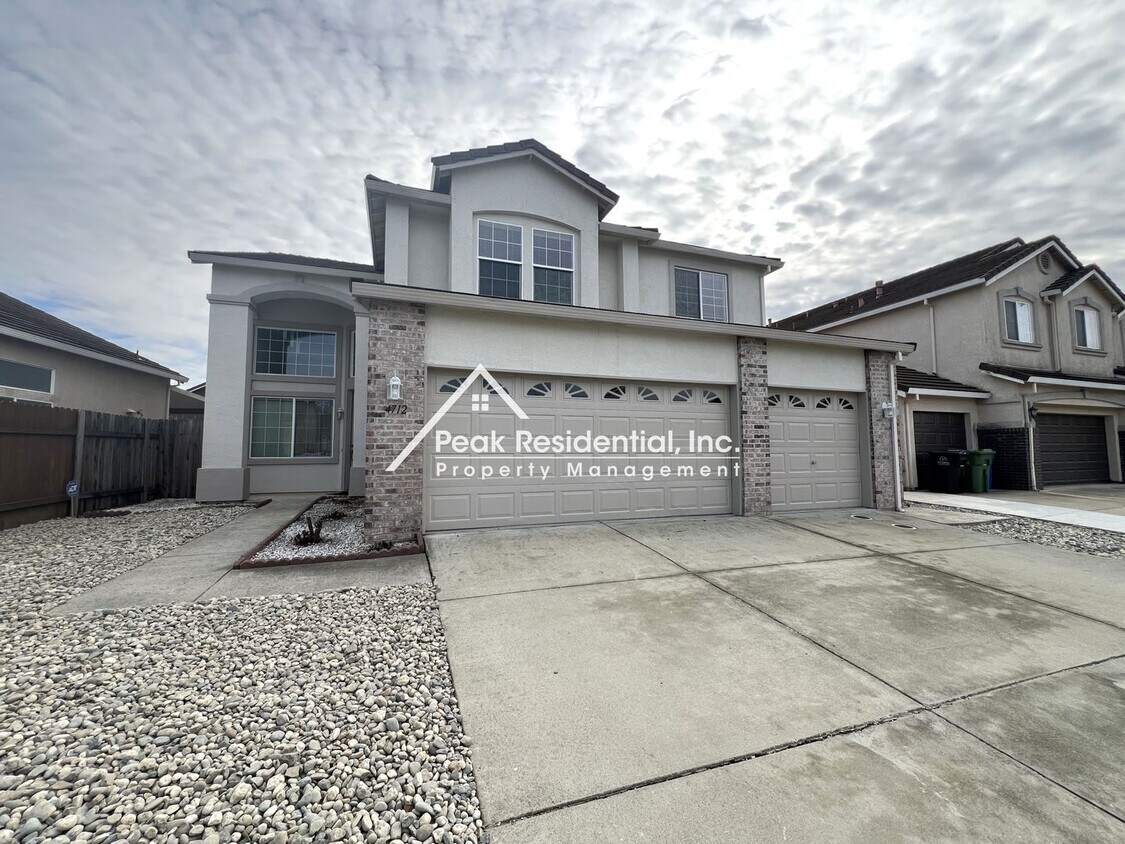 Primary Photo - Spacious 5bd/3ba Elk Grove Home With 3 Car...