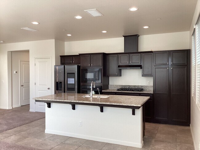 Building Photo - 6319 E Creek View Ln