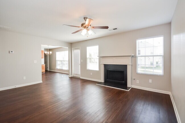 Foto del edificio - 290 Summit View Dr