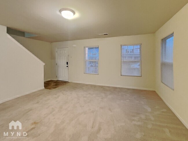 Foto del edificio - 2544 Piering Dr