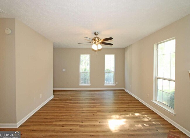 Foto del edificio - 1334 Ambercrest Way