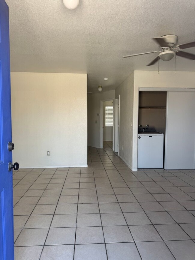 Building Photo - Cozy Updated 3-Bedroom Home Near River Acc...