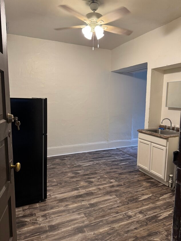 Foto principal - 1717 W Burnside St