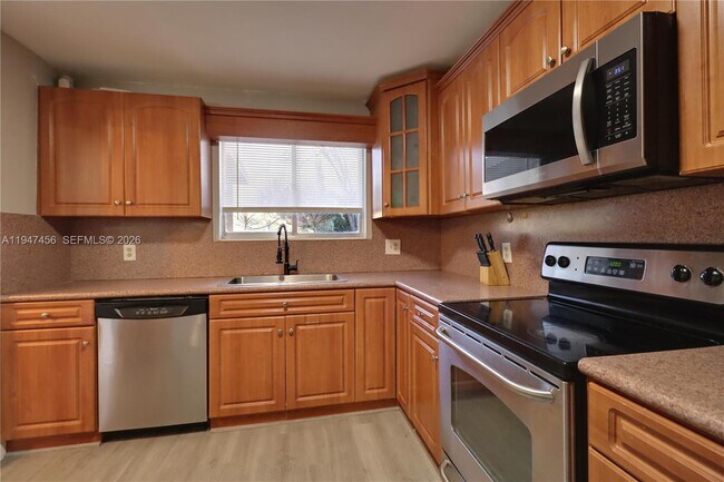 Foto del edificio - 2149 Discovery Cir W