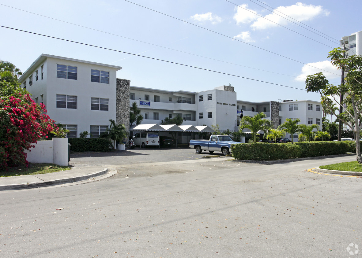 Primary Photo - Mid Bay Club