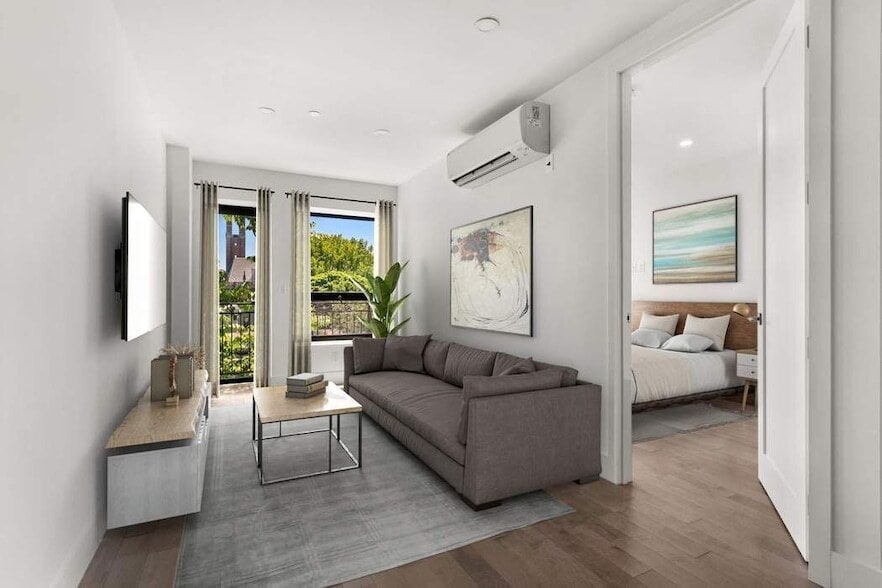 Foto principal - 2113 5th Ave