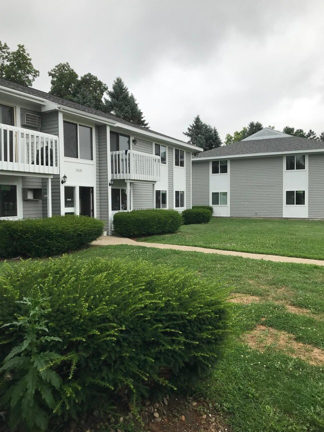 1005 Cato Ln Unit N/A, Sturgis, MI 49091 - Apartment for Rent in