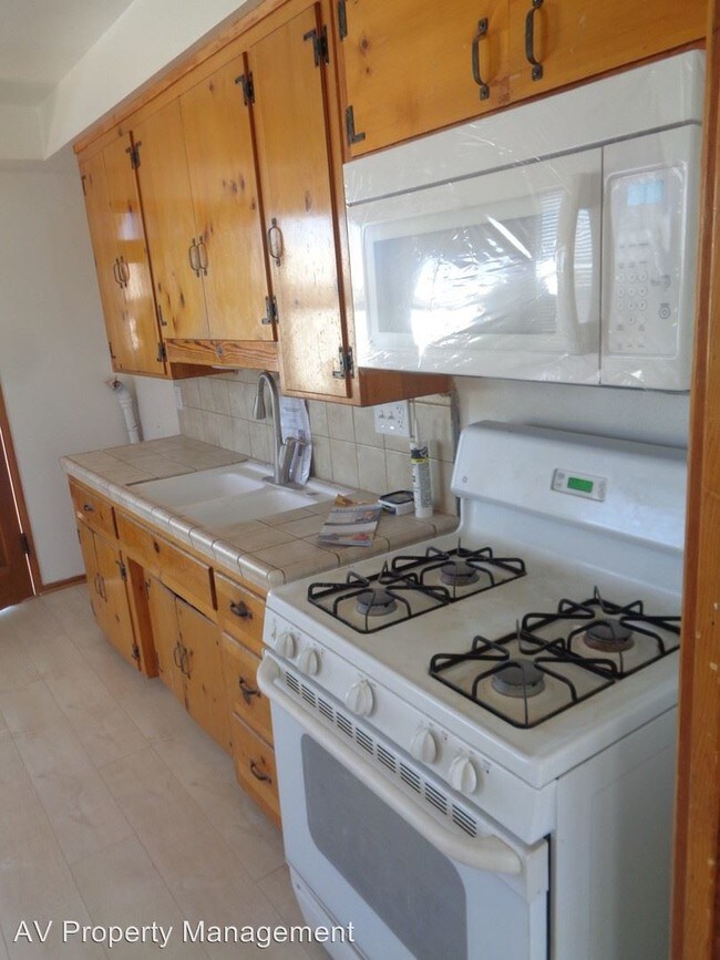 Building Photo - 2 br, 1 bath House - 1541 West Ave. L-4