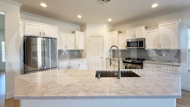 Building Photo - 10834 E Sentiero Ave