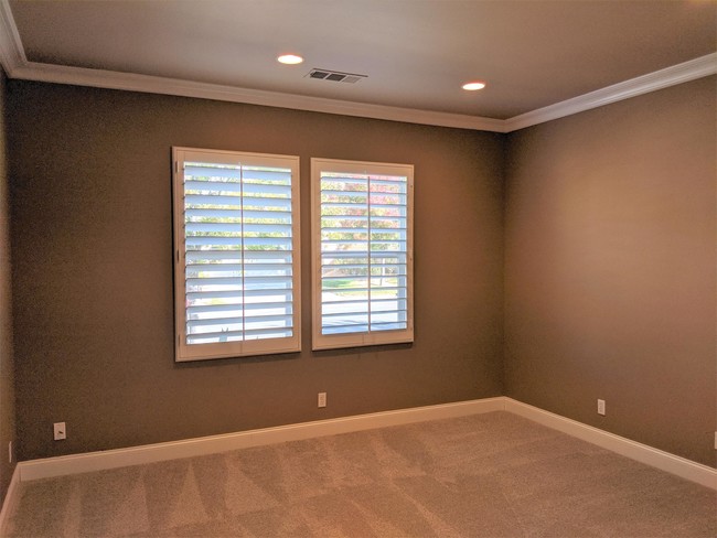 Building Photo - 28487 Falcon Crest Dr