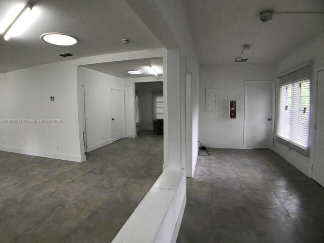 Foto del edificio - 97 NW 27th St