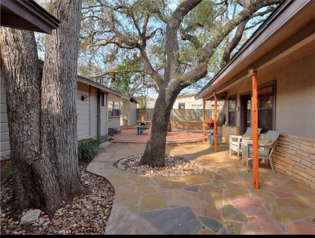 Building Photo - 16 Lone Star Trail