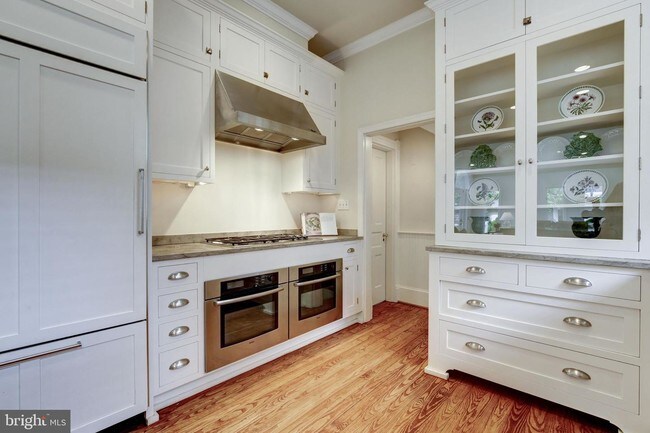 Foto del edificio - 3401 Newark St NW