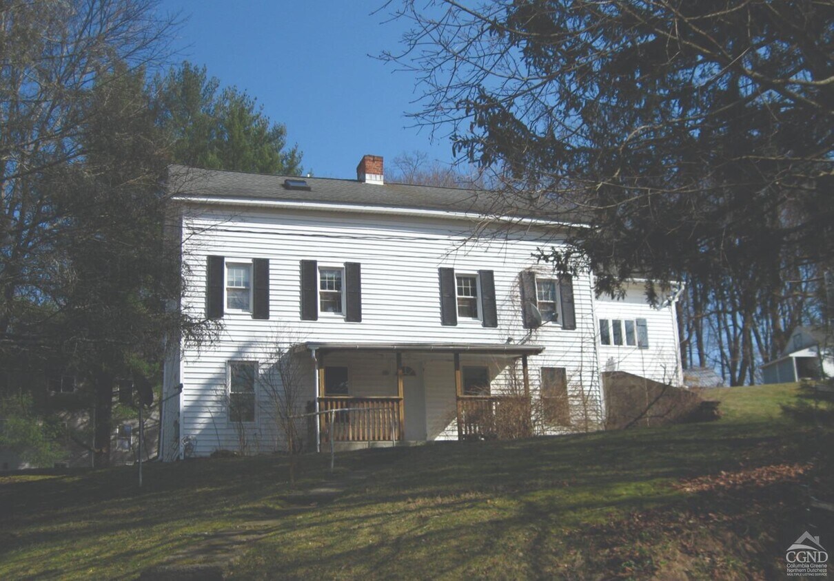 17 Elm St, Philmont, NY 12565 Room for Rent in Philmont, NY