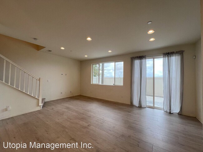 Building Photo - 3 br, 2.5 bath House - 5513 San Roberto