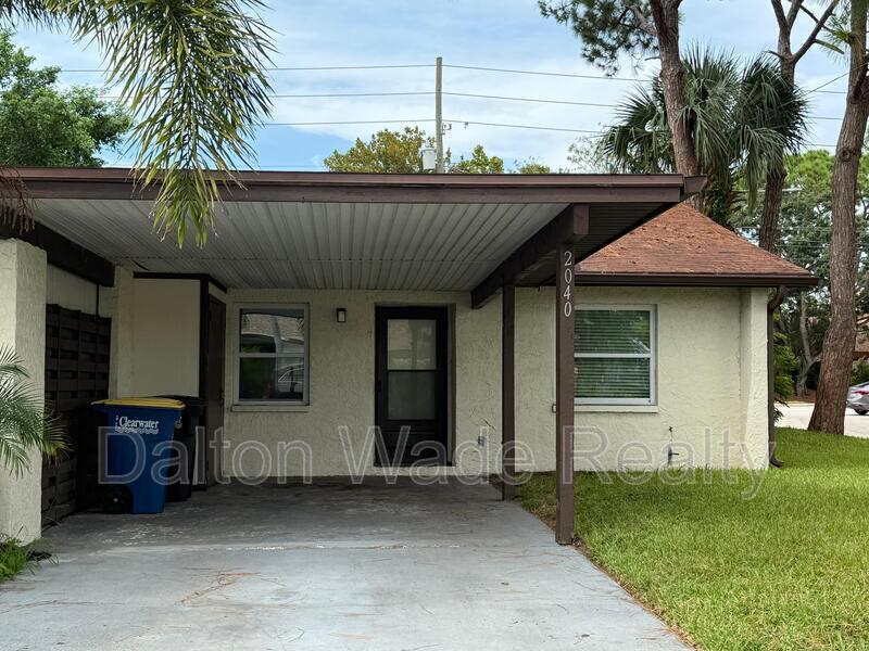 Foto principal - 2040 Sunset Grove Ln