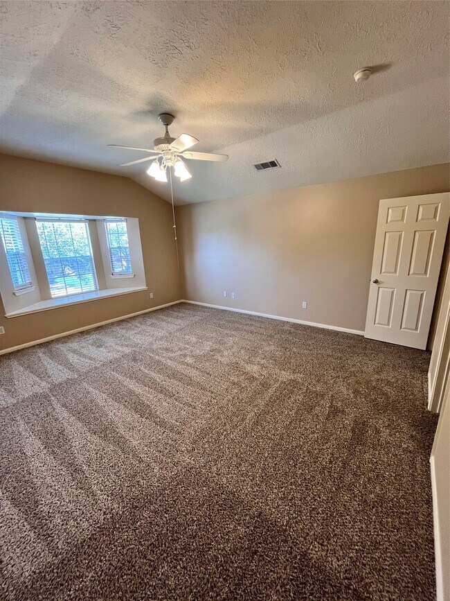 Foto del edificio - 16118 Cypress Valley Dr