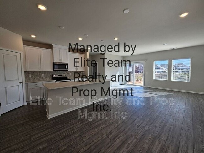 Foto del edificio - 5213 Brailey Cir