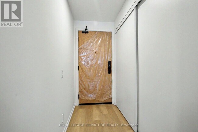 Building Photo - 109 Erskine Ave
