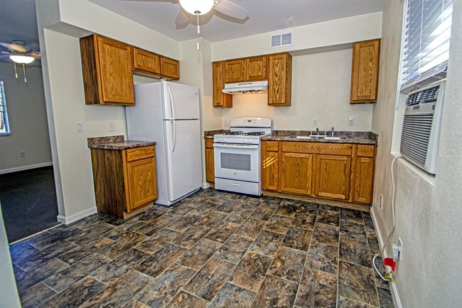 Building Photo - 161 E Strong St