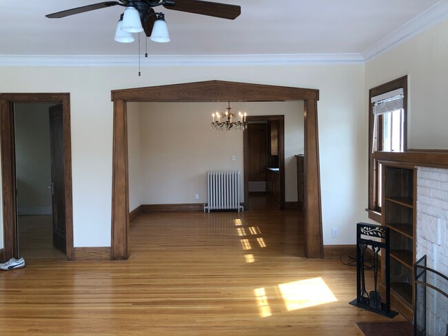 Foto del edificio - 3325 Emerson Ave S