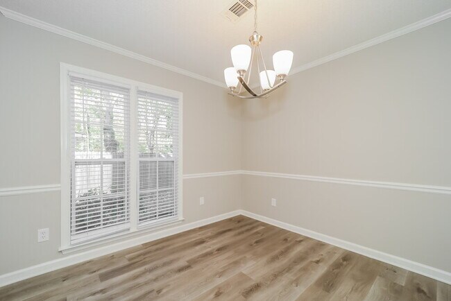 Building Photo - 2712 Horseshoe Creek Dr