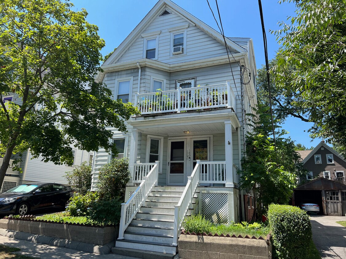 Primary Photo - 178 Larch Rd