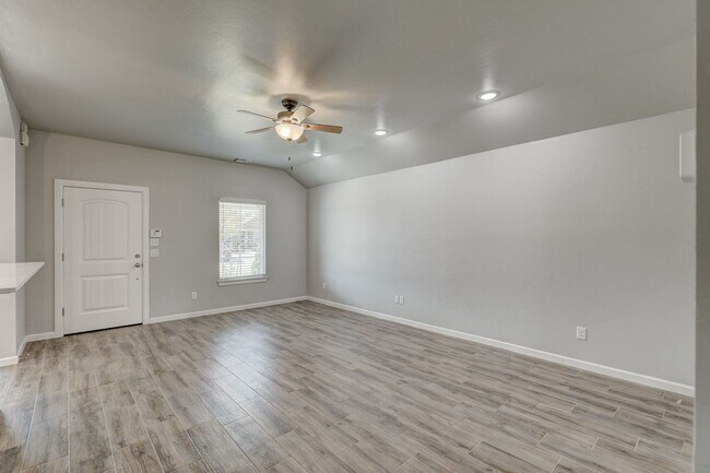 Building Photo - 5808 Goldfinger Rd