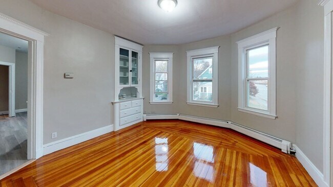 Photo - Newtonville Duplex w/Parking 9/1 House