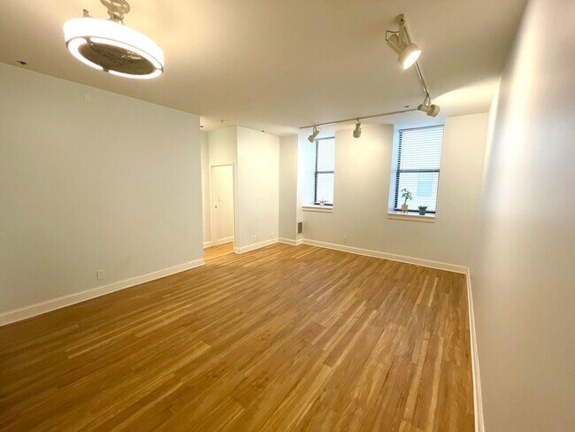 Foto del edificio - 234 N Broadway