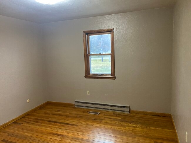 Bedroom - 3058 E County Road 50