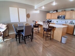 Building Photo - 609 N Seven Peaks Blvd