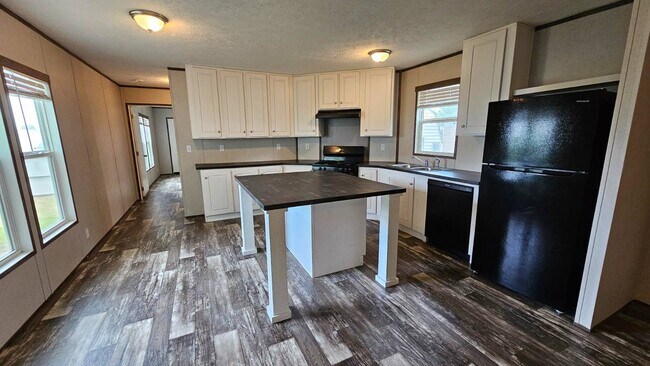 Building Photo - 4444 S West St